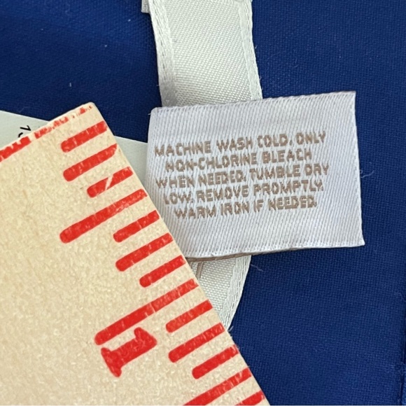 Chico’s No Iron Royal Blue Button Down Long Sleeved Button Cuff Shirt 2 - Picture 6 of 15